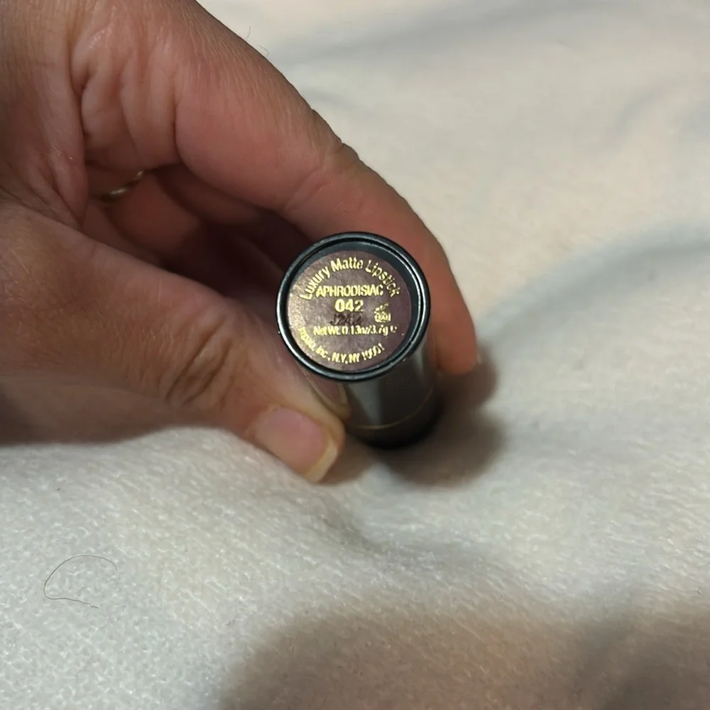 IMAN Matte Luxury Lipstick Color Aphrodisiac